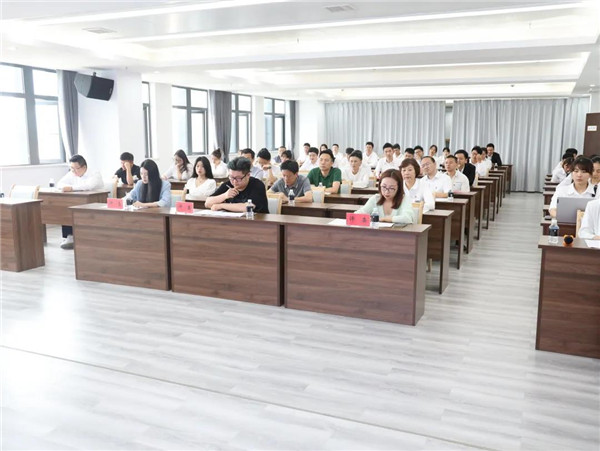 城投集團舉辦“展現青年風采，奉獻青春力量”主題演講比賽