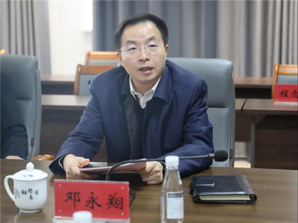 市委常委、常務(wù)副市長鄧永翔現(xiàn)場調(diào)研城投集團產(chǎn)業(yè)項目