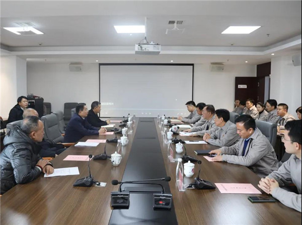 市委常委、常務(wù)副市長鄧永翔現(xiàn)場調(diào)研城投集團產(chǎn)業(yè)項目