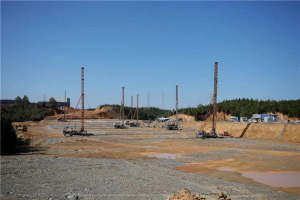 記者節(jié)：媒體聚焦昌南新區(qū)、城投集團重點項目建設工地